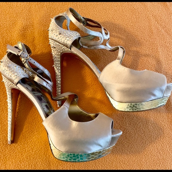 Sam Edelman Studded Spiked Heels - Picture 3 of 8